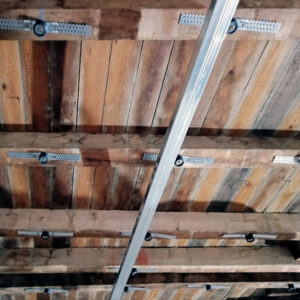 vibro_pi_wooden-ceiling-under-view